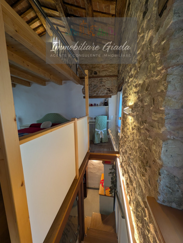 Scopri questa porzione di immobile unica nel suo genere, situata in una delle zone più affascinan...