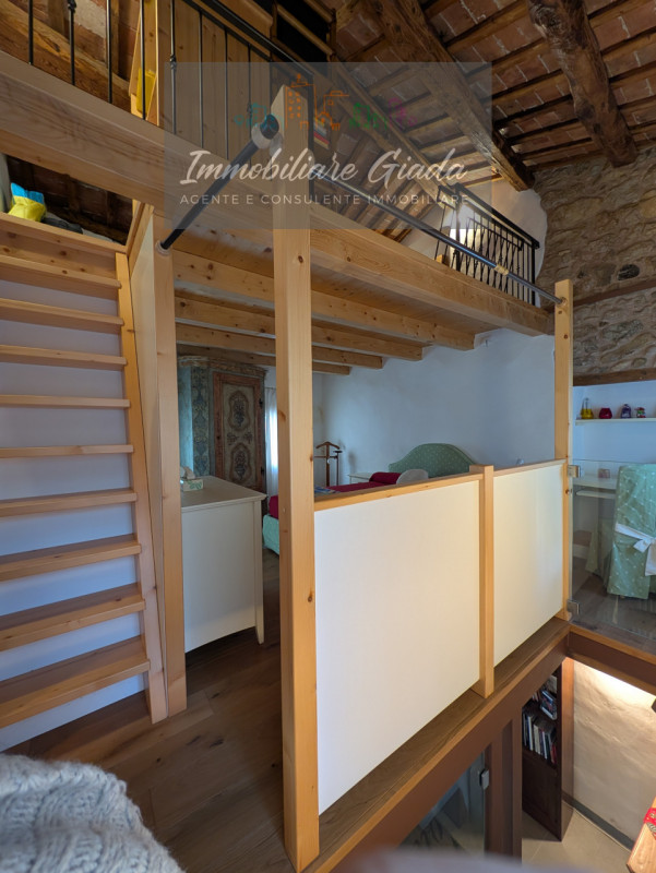 Scopri questa porzione di immobile unica nel suo genere, situata in una delle zone più affascinan...