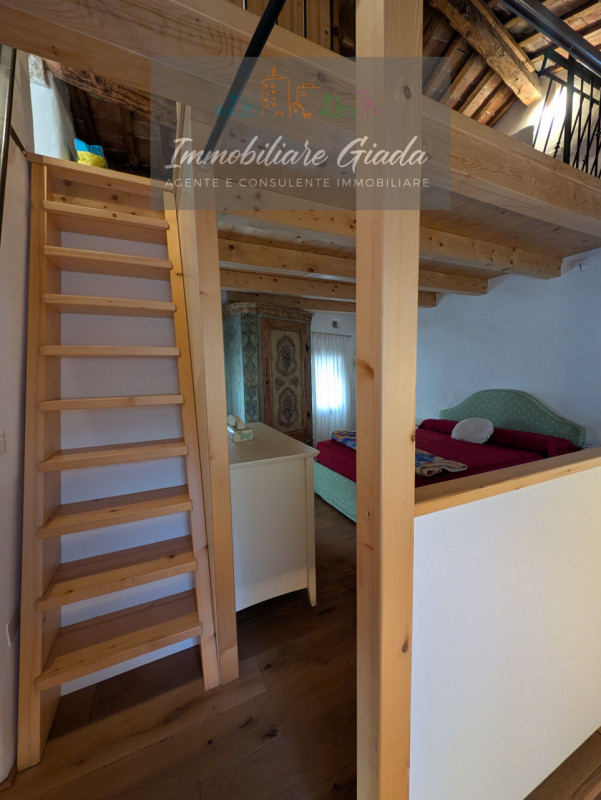 Scopri questa porzione di immobile unica nel suo genere, situata in una delle zone più affascinan...