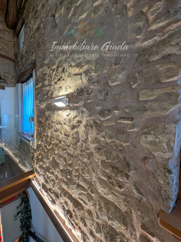 Scopri questa porzione di immobile unica nel suo genere, situata in una delle zone più affascinan...