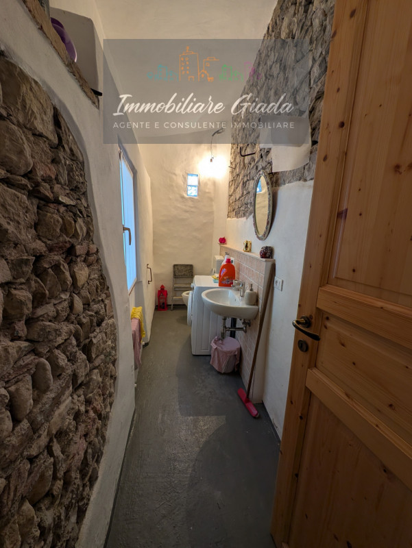 Scopri questa porzione di immobile unica nel suo genere, situata in una delle zone più affascinan...