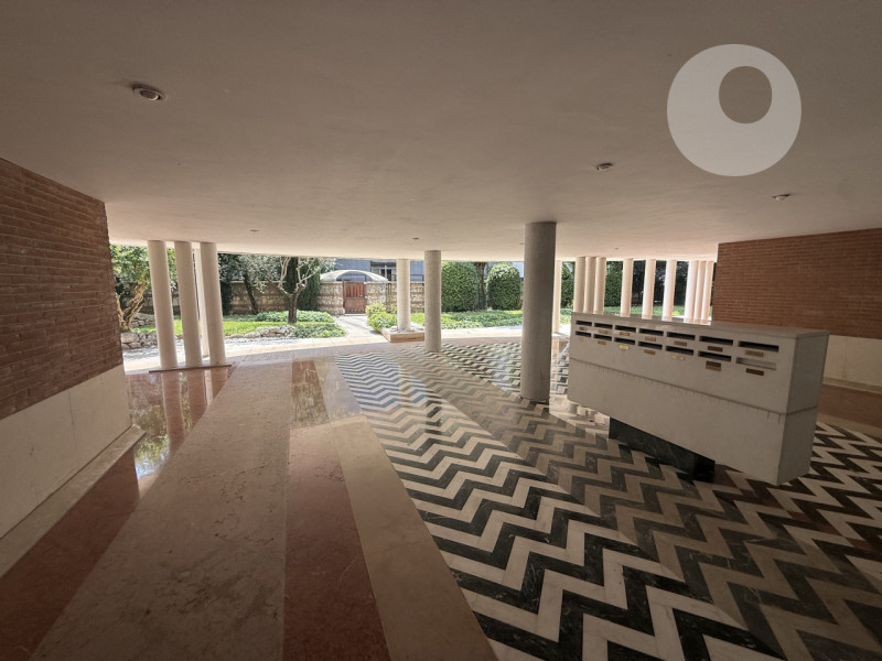 SAN BORTOLO

In un contesto residenziale tranquillo, curato e ben abitato, proponiamo un elegante...