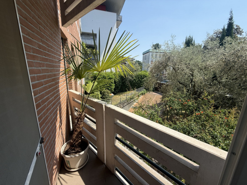SAN BORTOLO

In un contesto residenziale tranquillo, curato e ben abitato, proponiamo un elegante...