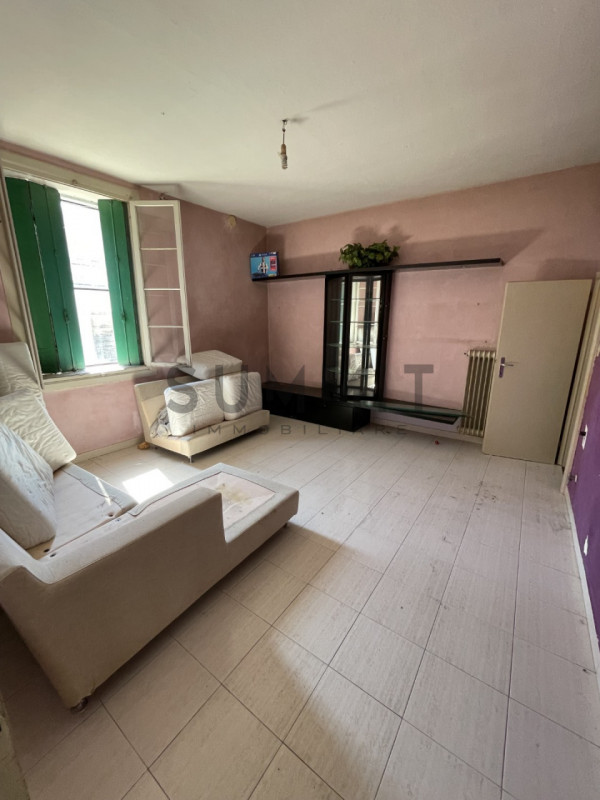 SCHIO - Quartiere Rossi: Affascinante Casa d'Epoca indipendente su 2 livelli. Cl. En. G IPE 175,0...