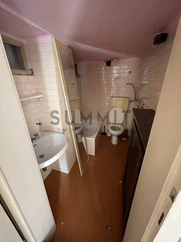 SCHIO - Quartiere Rossi: Affascinante Casa d'Epoca indipendente su 2 livelli. Cl. En. G IPE 175,0...