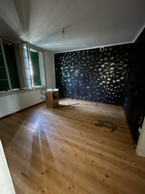 SCHIO - Quartiere Rossi: Affascinante Casa d'Epoca indipendente su 2 livelli. Cl. En. G IPE 175,0...