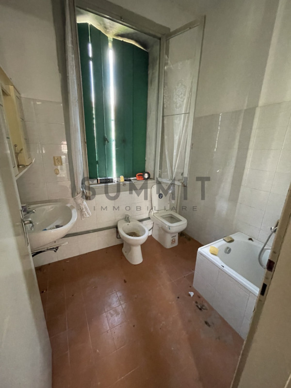 SCHIO - Quartiere Rossi: Affascinante Casa d'Epoca indipendente su 2 livelli. Cl. En. G IPE 175,0...