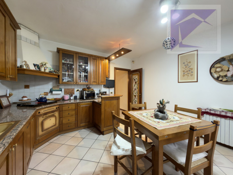 Borgoricco – In posizione centrale e privilegiata, proponiamo in vendita un’elegante e moderna vi...