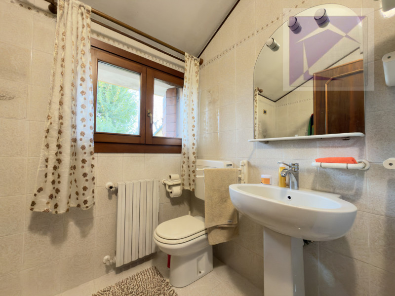 Borgoricco – In posizione centrale e privilegiata, proponiamo in vendita un’elegante e moderna vi...