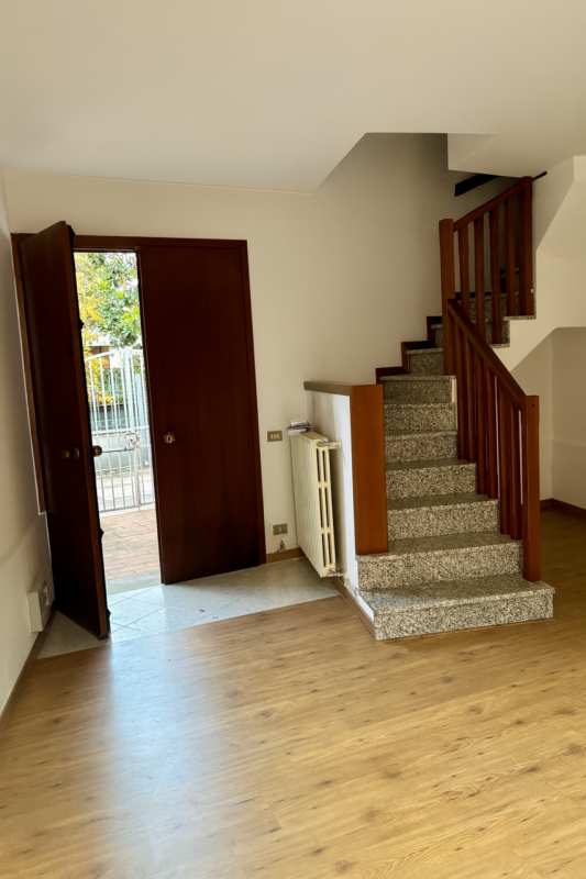 Ponte di Brenta, Via Ceron, in tranquillo contesto condominiale, proponiamo una soluzione abitati...