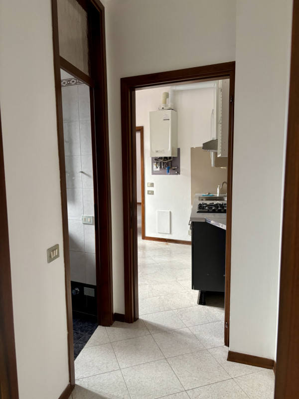 Ponte di Brenta, Via Ceron, in tranquillo contesto condominiale, proponiamo una soluzione abitati...