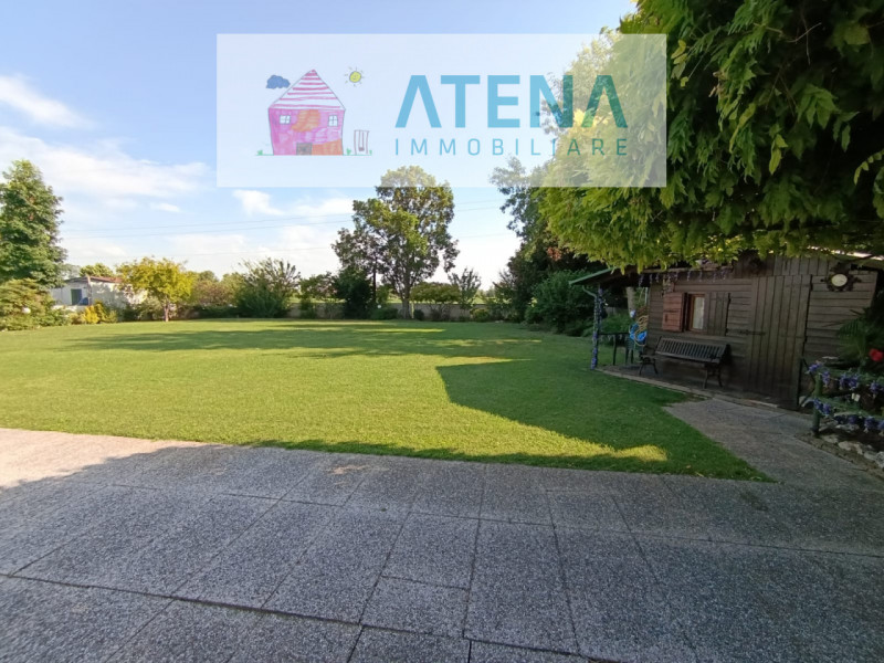 rif. 25661

Campodarsego - Porzione di bifamiliare tutta su un unico livello, con ampio giardino ...