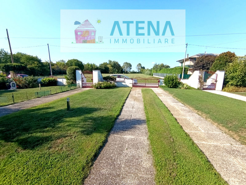 rif. 25661

Campodarsego - Porzione di bifamiliare tutta su un unico livello, con ampio giardino ...