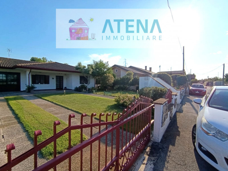 rif. 25661

Campodarsego - Porzione di bifamiliare tutta su un unico livello, con ampio giardino ...