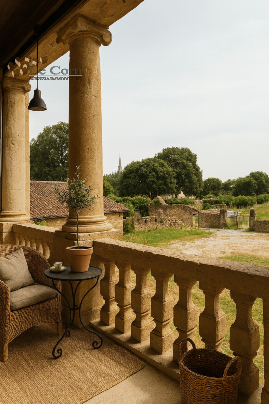 Situata a Nanto, presentiamo un’opportunità immobiliare rara nel panorama veneto: una residenza d...