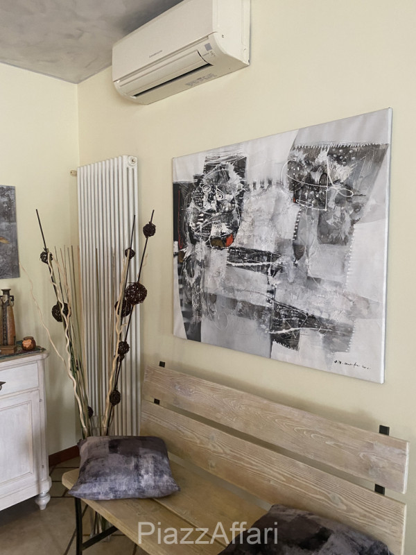 Piove di Sacco, a 300 mt dalle nuove scuole Enrico Caterino Davila e perciò comoda a tutti i serv...