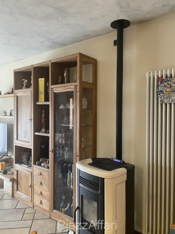 Piove di Sacco, a 300 mt dalle nuove scuole Enrico Caterino Davila e perciò comoda a tutti i serv...