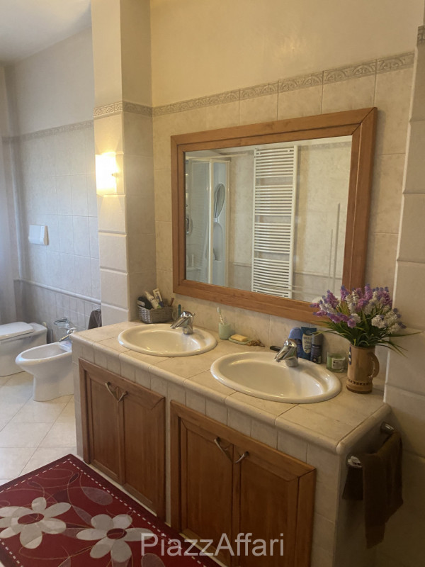 Piove di Sacco, a 300 mt dalle nuove scuole Enrico Caterino Davila e perciò comoda a tutti i serv...