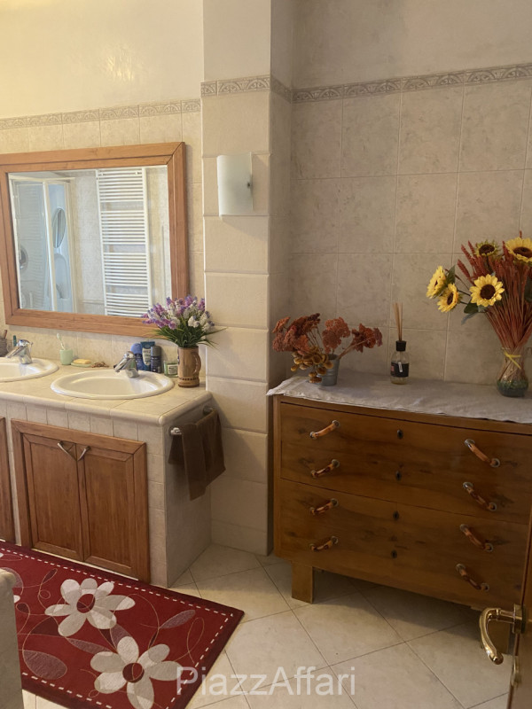 Piove di Sacco, a 300 mt dalle nuove scuole Enrico Caterino Davila e perciò comoda a tutti i serv...