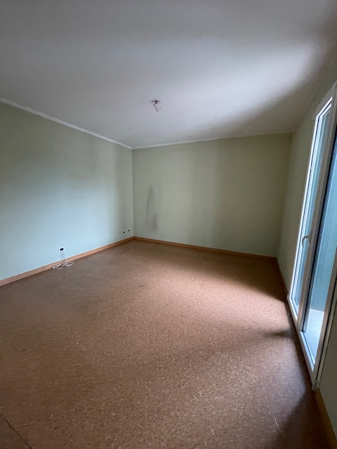 Padova zona Arcella comoda ai servizi, proponiamo in vendita una elegante casa singola accostata ...