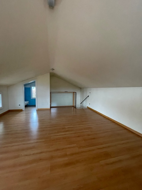 Padova zona Arcella comoda ai servizi, proponiamo in vendita una elegante casa singola accostata ...