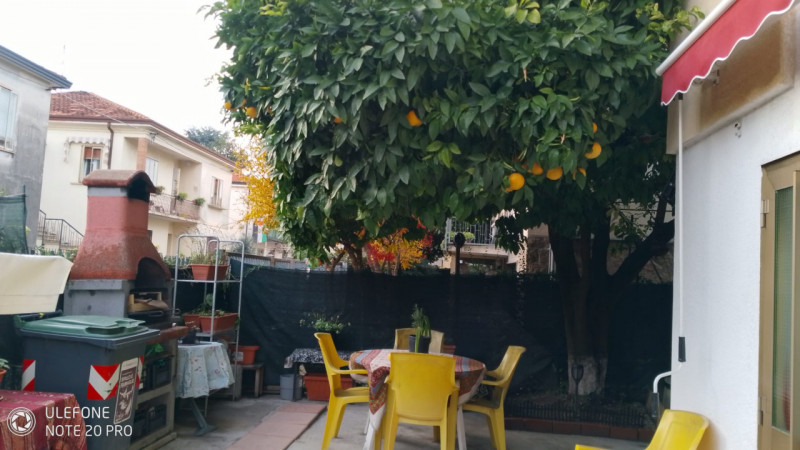 PORZIONE BIFAMILIARE CON GIARDINO AD ARCELLA-SAN BELLINO €.245.000 rif.CL514

Nel cuore del quart...