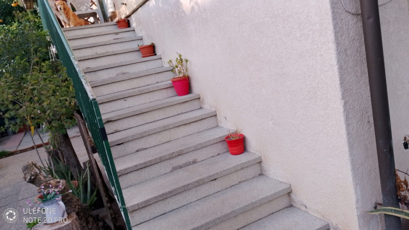 PORZIONE BIFAMILIARE CON GIARDINO AD ARCELLA-SAN BELLINO €.245.000 rif.CL514

Nel cuore del quart...