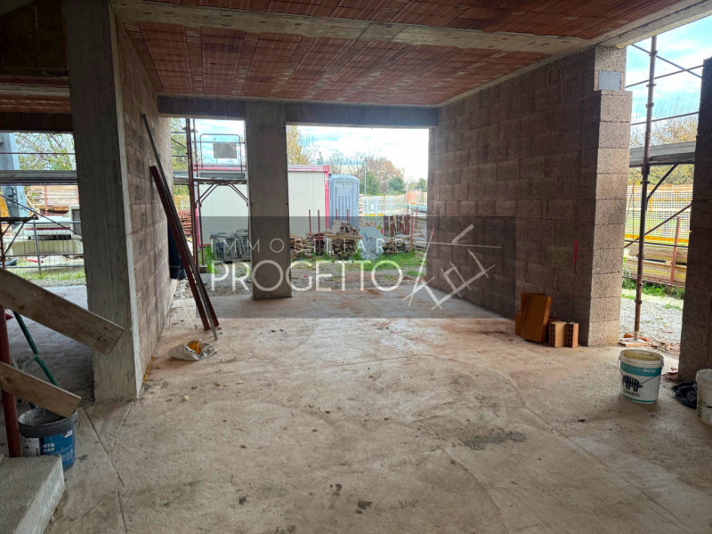 Situata in tranquillo e verdeggiante quartiere a pochi passi da Piazzola sul Brenta, Limena e Cur...