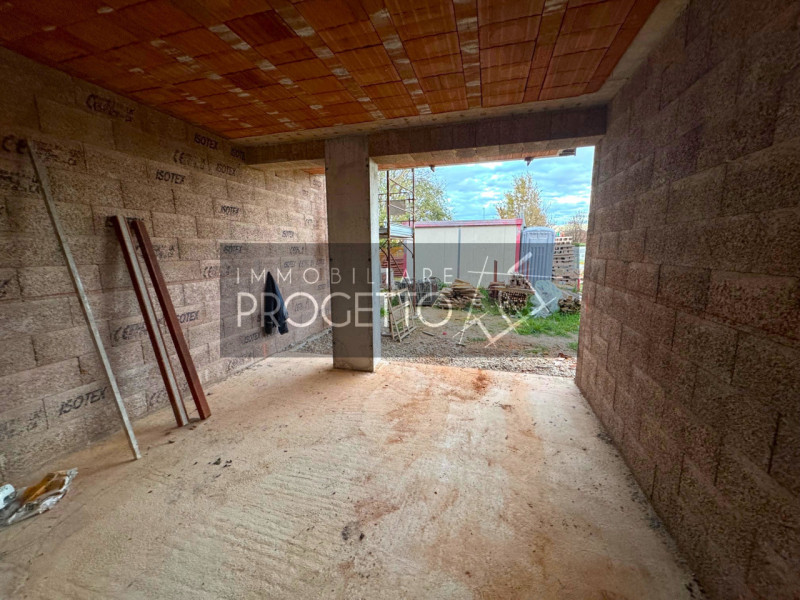 Situata in tranquillo e verdeggiante quartiere a pochi passi da Piazzola sul Brenta, Limena e Cur...