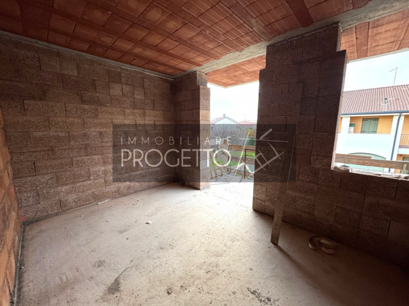 Situata in tranquillo e verdeggiante quartiere a pochi passi da Piazzola sul Brenta, Limena e Cur...