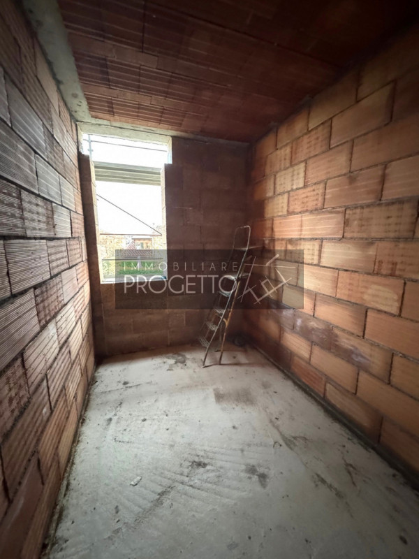 Situata in tranquillo e verdeggiante quartiere a pochi passi da Piazzola sul Brenta, Limena e Cur...