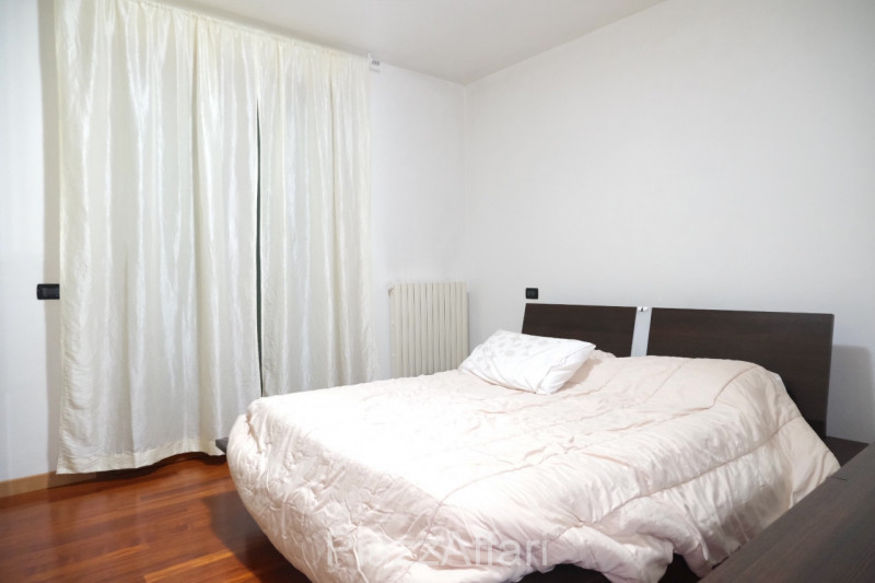 Piove di Sacco, Via Fratelli Maristi, in una stradina chiusa del quartiere Madonna delle Grazie e...