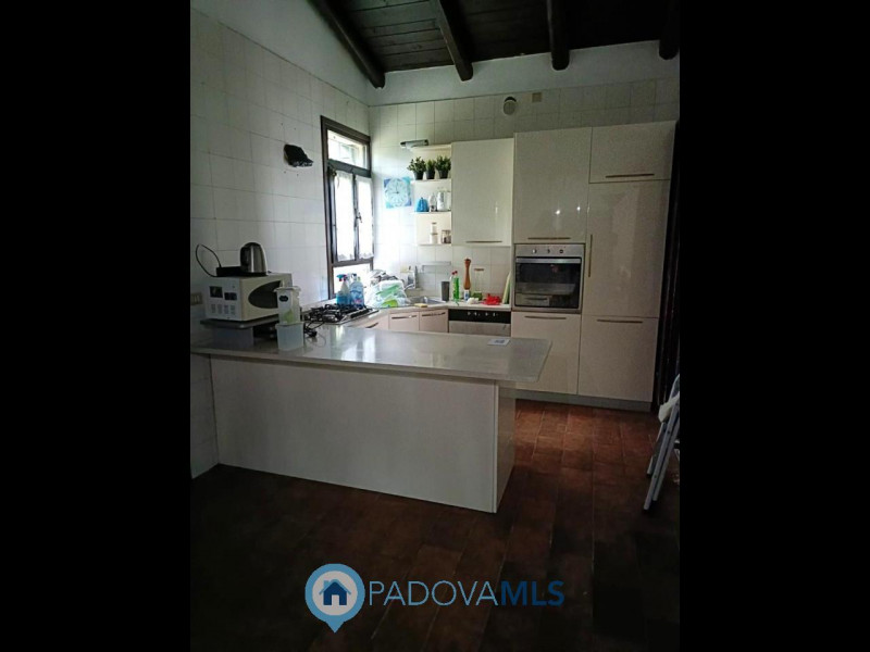 Immobile in esclusiva al Gruppo Padova MLS 

Selvazzano Dentro - nel quartiere centrale di Tencar...