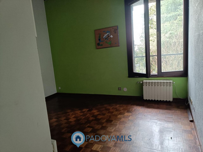 Immobile in esclusiva al Gruppo Padova MLS 

Selvazzano Dentro - nel quartiere centrale di Tencar...