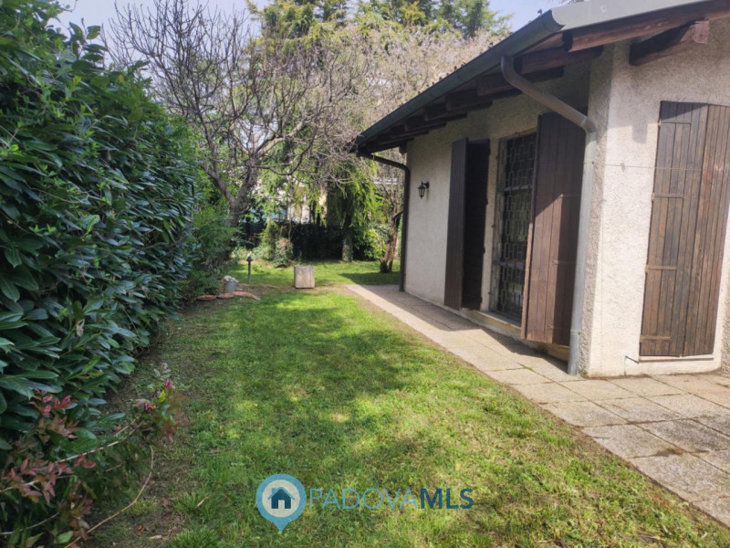 Immobile in esclusiva al Gruppo Padova MLS 

Selvazzano Dentro - nel quartiere centrale di Tencar...