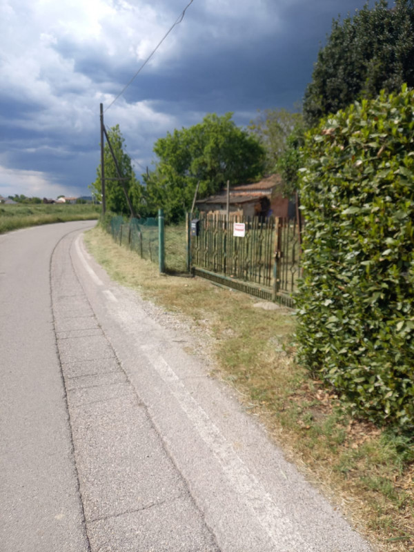 MONSELICE: Proponiamo in vendita, tra Este e Monselice e a pochi passi dalla viabilità principale...