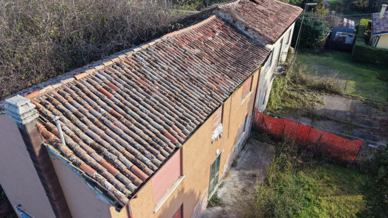 MONSELICE: Proponiamo in vendita, tra Este e Monselice e a pochi passi dalla viabilità principale...