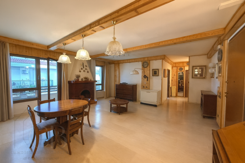 Appartamento al quinto ed ultimo piano nel cuore del quartiere Sant' Osvaldo, in una posizione st...