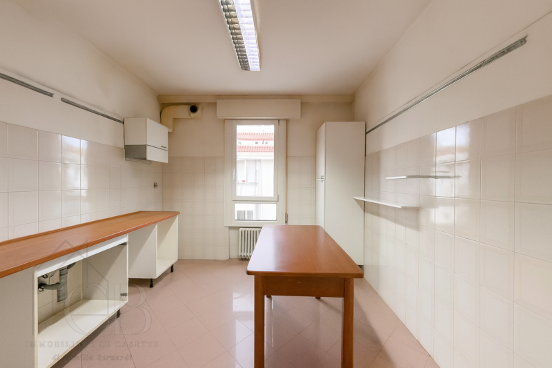 Appartamento al quinto ed ultimo piano nel cuore del quartiere Sant' Osvaldo, in una posizione st...