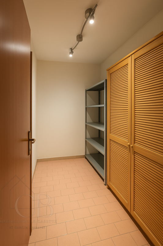 Appartamento al quinto ed ultimo piano nel cuore del quartiere Sant' Osvaldo, in una posizione st...