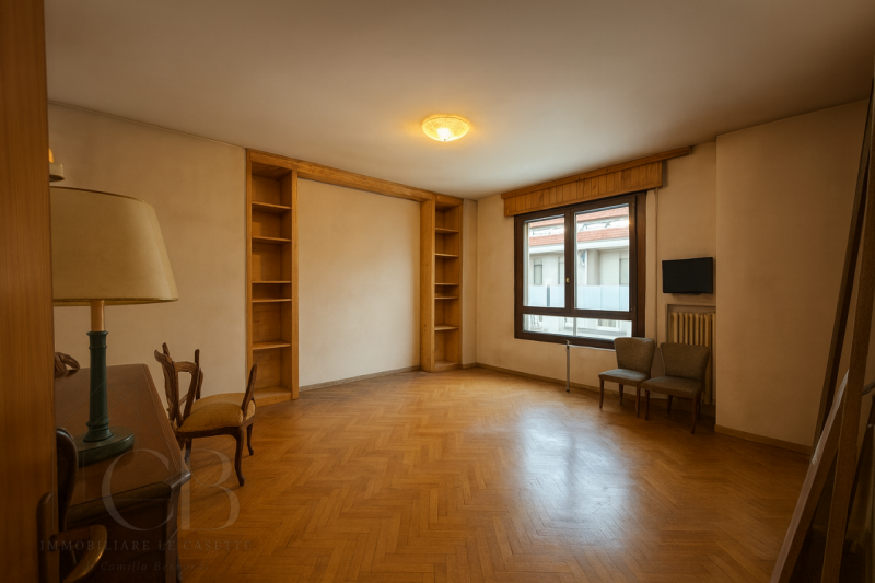 Appartamento al quinto ed ultimo piano nel cuore del quartiere Sant' Osvaldo, in una posizione st...