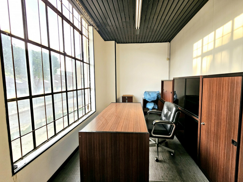 Proponiamo in vendita a Este, magazzino nella zona artigianale, ideale per chi cerca una soluzion...