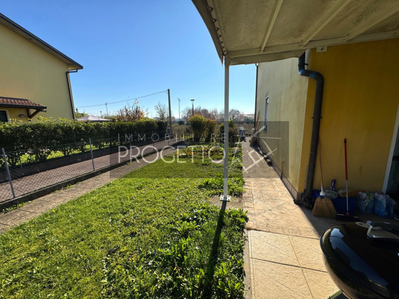 A due passi da Piazzola sul Brenta, Limena e Curtarolo, in quartiere residenziali tranquillo e ci...