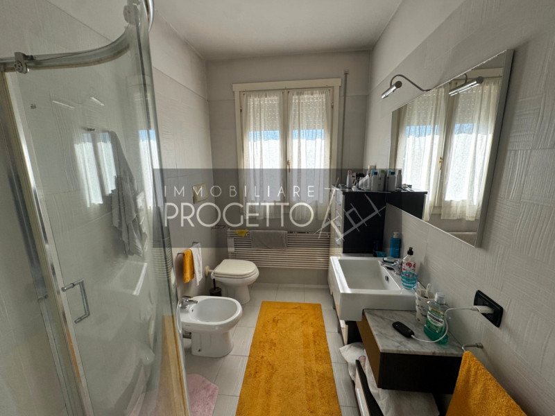 A due passi da Piazzola sul Brenta, Limena e Curtarolo, in quartiere residenziali tranquillo e ci...