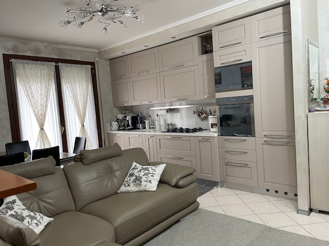 Oggi vi proponiamo una soluzione che vi permetterà di essere in una zona comoda al centro di Pont...