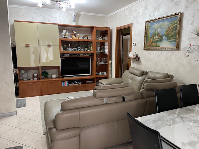 Oggi vi proponiamo una soluzione che vi permetterà di essere in una zona comoda al centro di Pont...