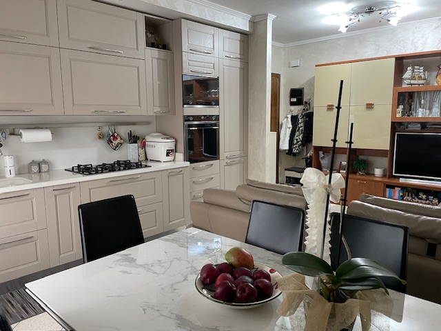 Oggi vi proponiamo una soluzione che vi permetterà di essere in una zona comoda al centro di Pont...