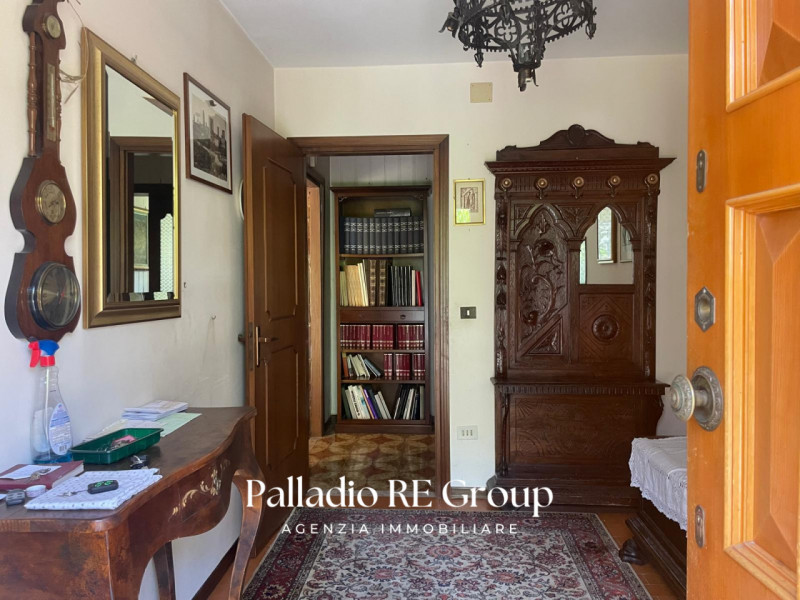 In zona residenziale, tranquilla e ben servita nel quartiere di Laghetto, Vicenza, vi proponiamo ...