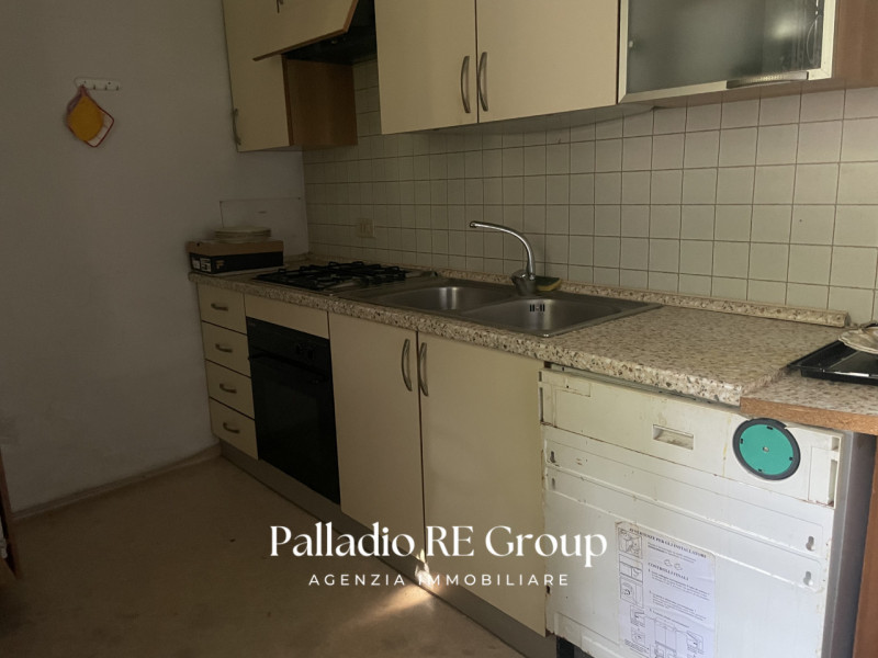 In zona residenziale, tranquilla e ben servita nel quartiere di Laghetto, Vicenza, vi proponiamo ...