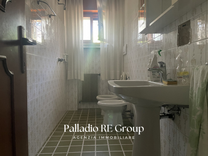 In zona residenziale, tranquilla e ben servita nel quartiere di Laghetto, Vicenza, vi proponiamo ...